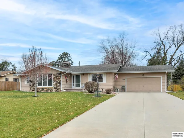 2108 N 102nd St, Omaha, NE 68134