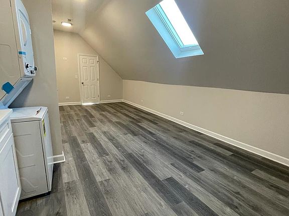 4th image of 2917 W Cermak Rd #4R