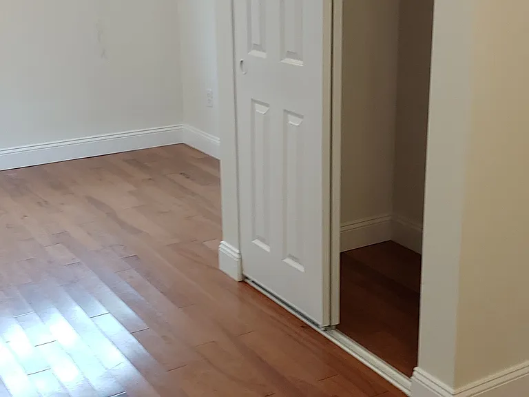 1002 N Watts St — Photo 30