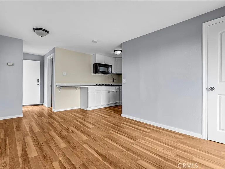 12624 S Mona Blvd — Photo 4