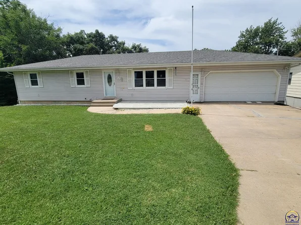 721 Dakota Ave, Holton, KS 66436