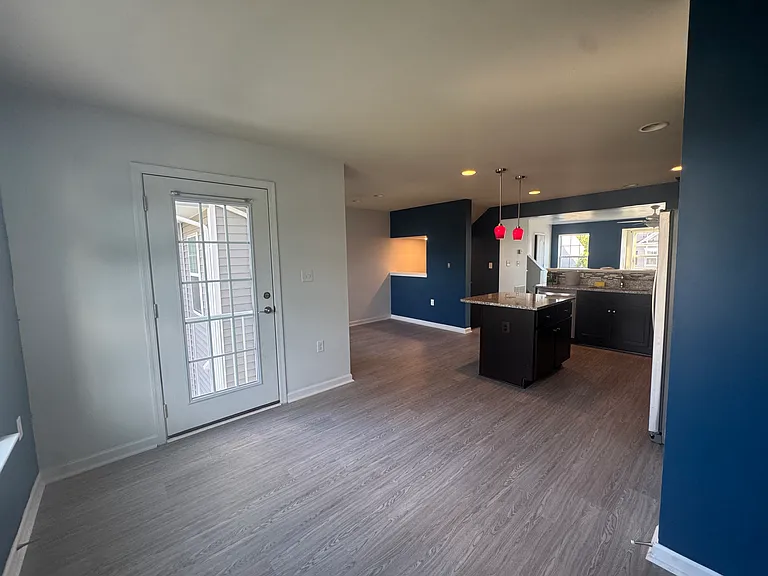 593 Thumper Dr — Photo 3