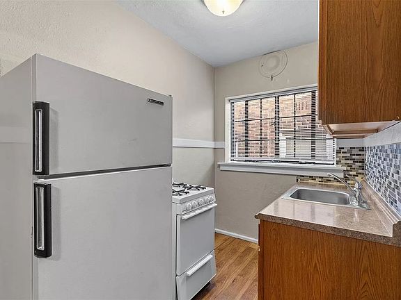 5th image of 5018 Tholozan Ave #2F