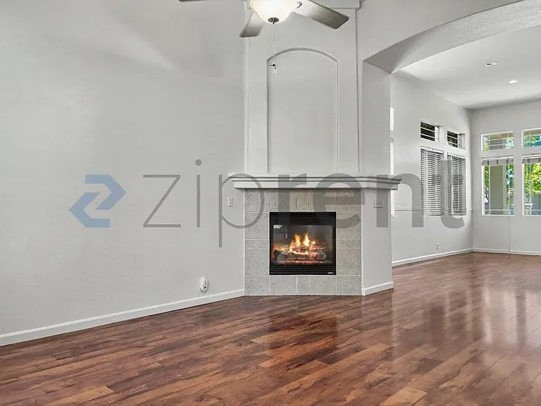 2342 Canary Dr — Photo 10