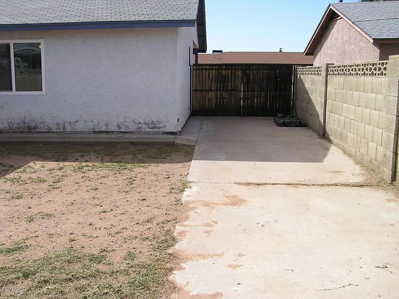 HOA Free, 3 Bed with Desert Landscaping and RV Gate! — Photo 3