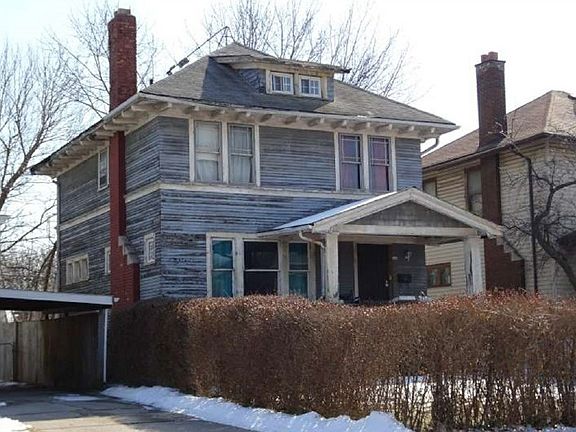 4th image of 206 McLean St