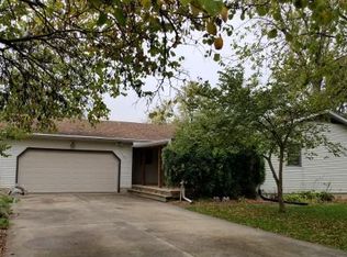 1022 N Main St, Effingham, IL 62401