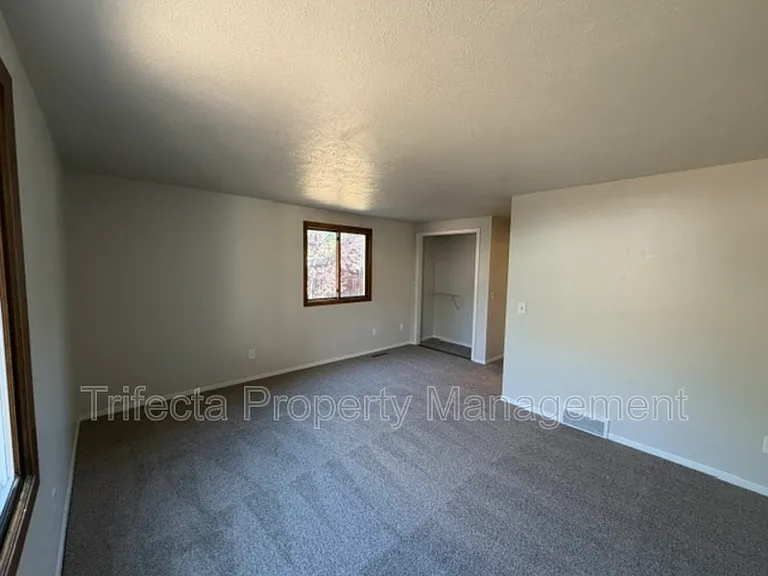 3313 Dunbar Ave — Photo 4