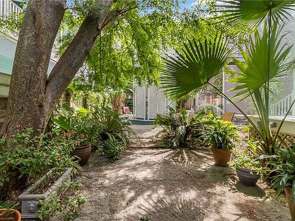 5th image of 811 Marigny St Unit E