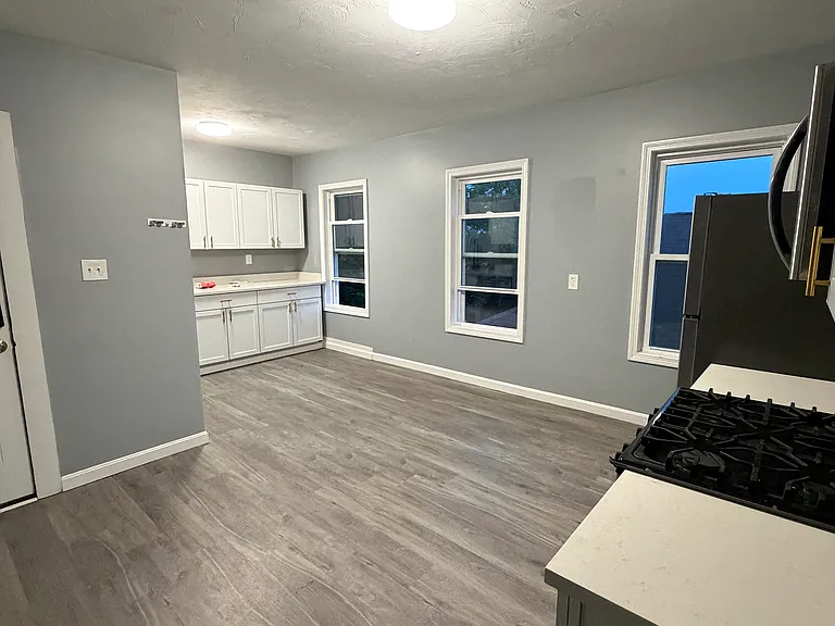 42 Merrifield St #3 — Photo 5
