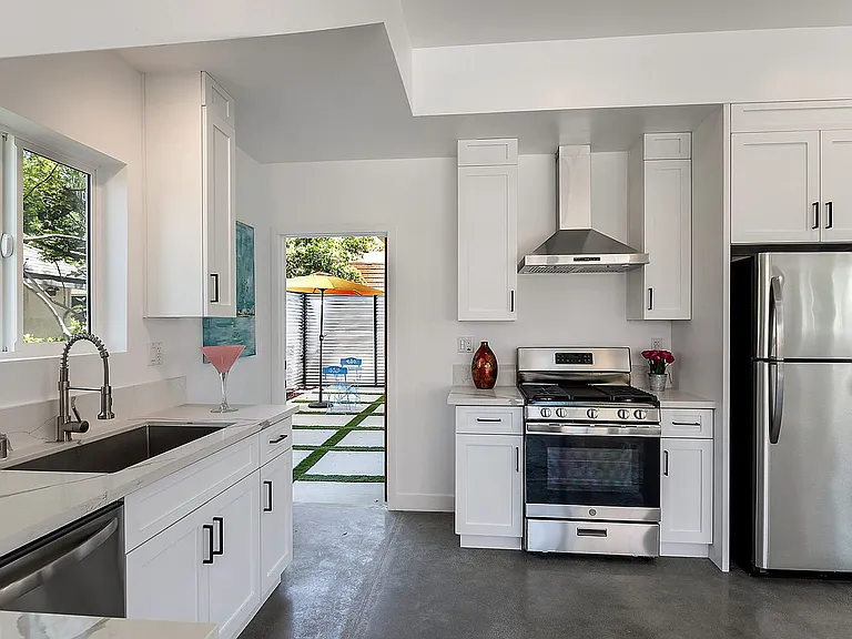 404 N La Fayette Park Pl — Photo 8