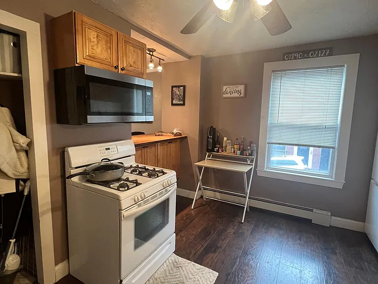 344 E 8th St #2 — Photo 2