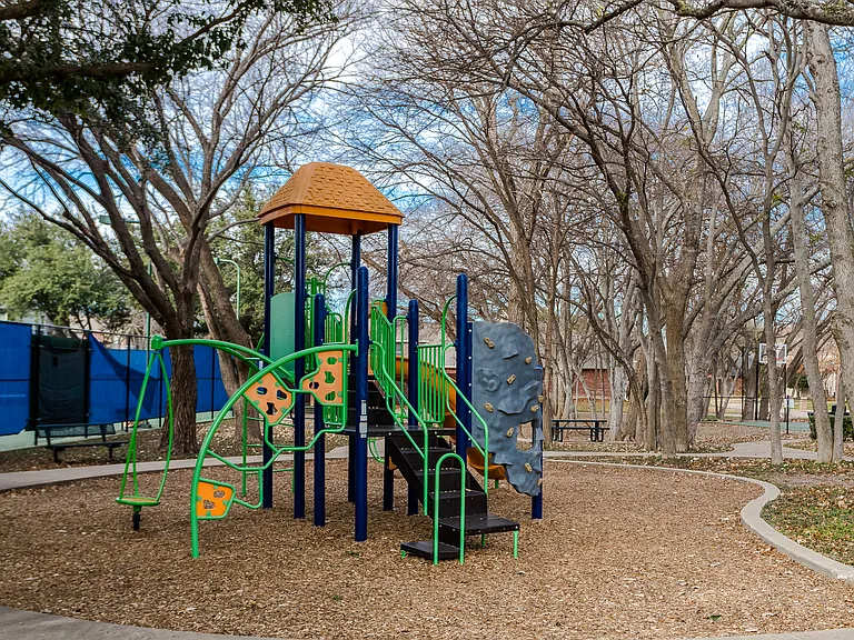 2429 Clear Field Dr — Photo 43