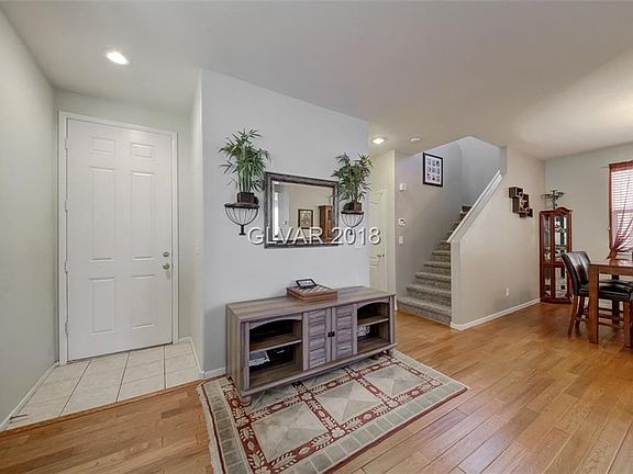3rd image of 836 Percy Arms St