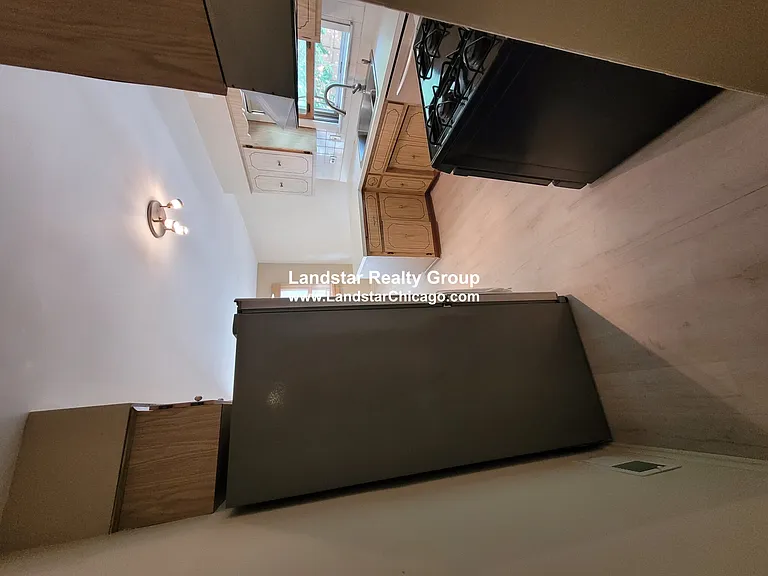 4628 N Plainfield Ave — Photo 13