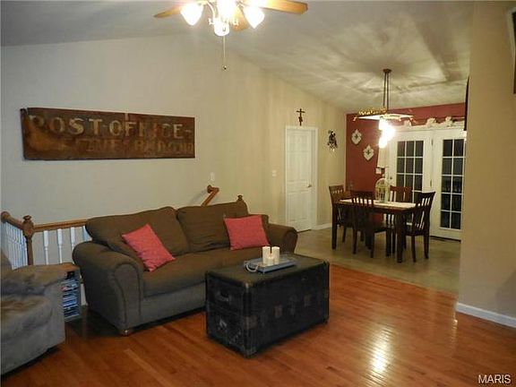 2nd image of 501 Olive St