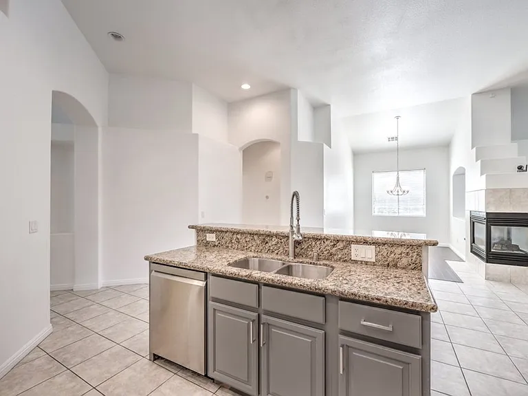 1393 Romanesca Dr — Photo 12