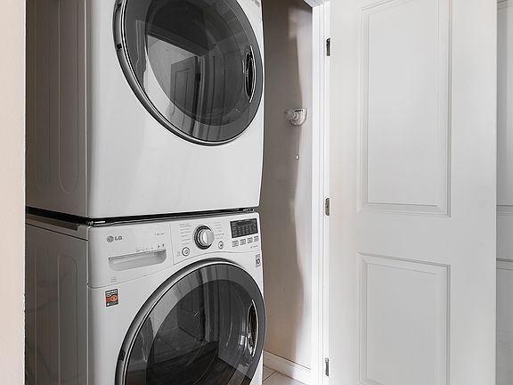 5th image of 4 Convent Ave #2