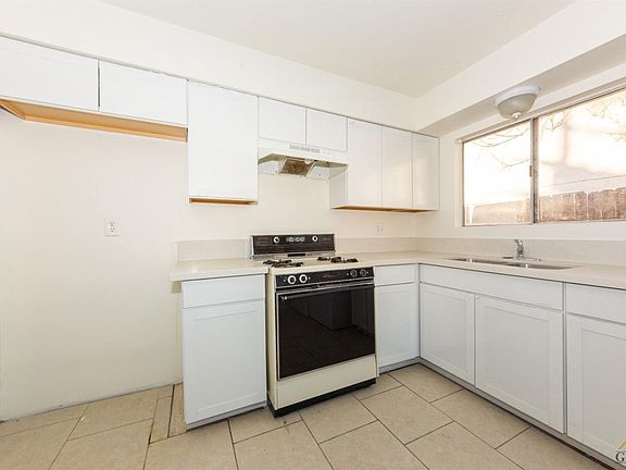 5th image of 103 El Tejon Ave #A
