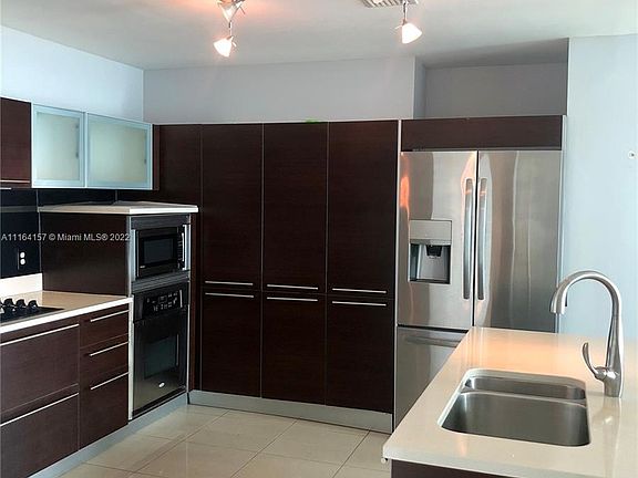 5th image of 1900 N Bayshore Dr #Penthouse 5104