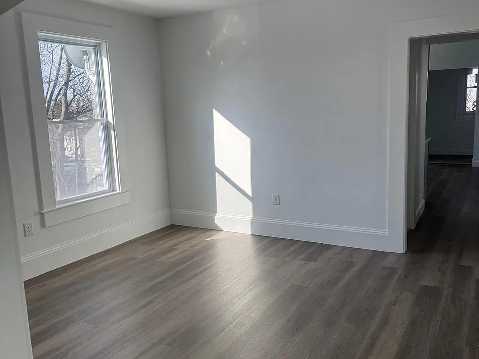 70 Arlington St #3