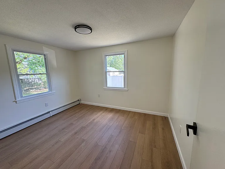 4 Daytona St — Photo 10
