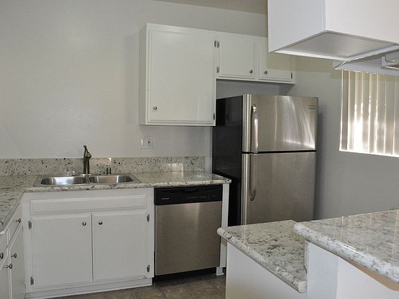 4th image of 612 S Catalina Ave APT 304