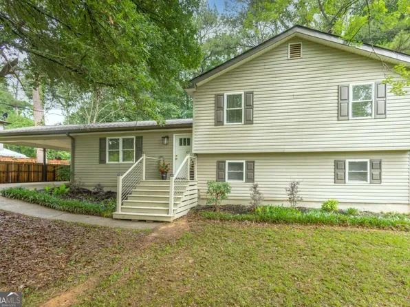 105 Stone Wood Ln, Lawrenceville, GA 30046