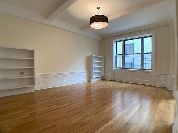3rd image of 41 W 83rd St #3D