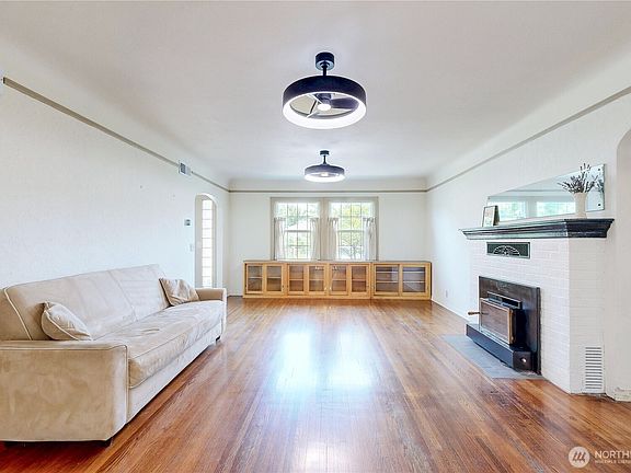 4th image of 1034 Hobson Street