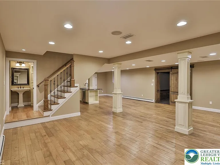 284 Walker Rd — Photo 90
