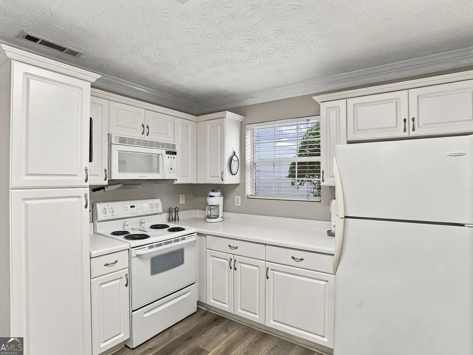 2 bed, 1.5 bath, 1042 sqft, $3,350 — Photo 4