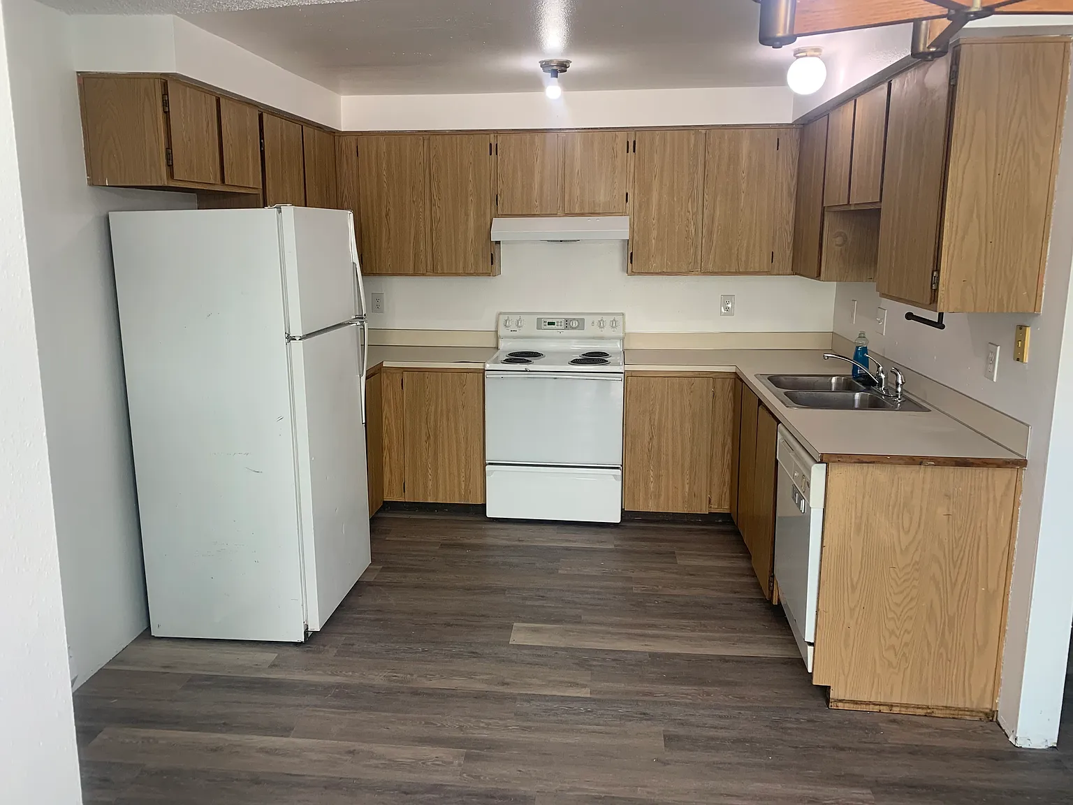 2 bed, 1050 sqft, $2,099 — Photo 4