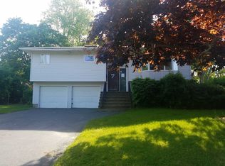 7 Colonial Ln, Bellport, NY 11713