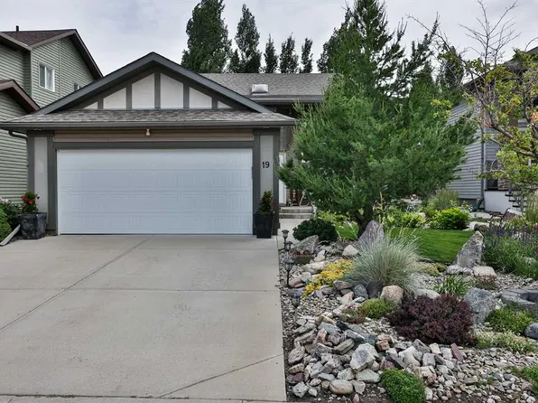 19 Firelight Way W, Lethbridge, AB T1J 4W1