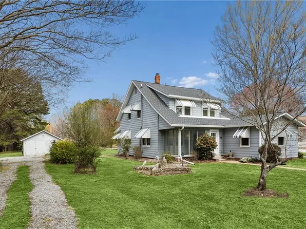 121 Old Railway Rd, Yorktown, VA 23692