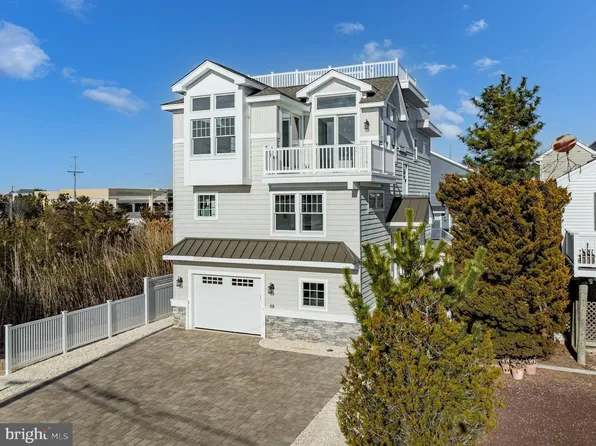 5 E Muriel Ave, Brant Beach, NJ 08008