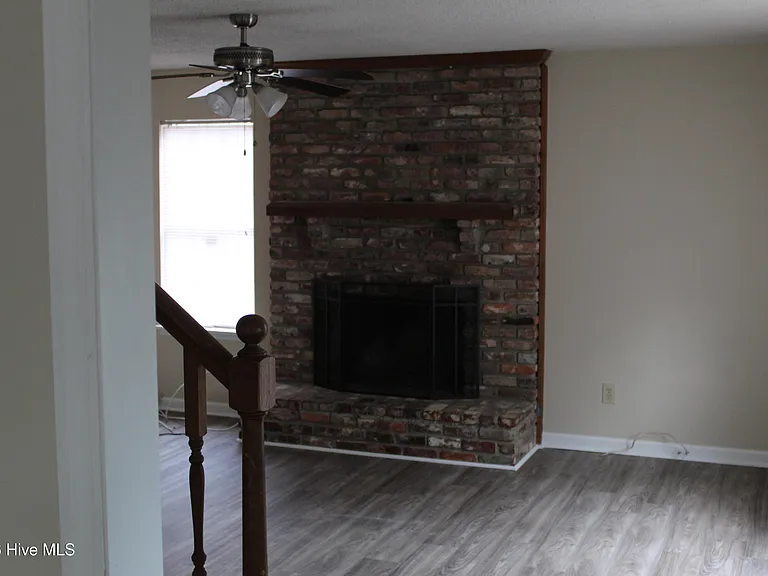 566 Fairfield Way — Photo 10