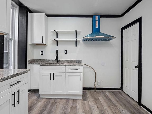 3rd image of 7406 Oakland Ave APT 1