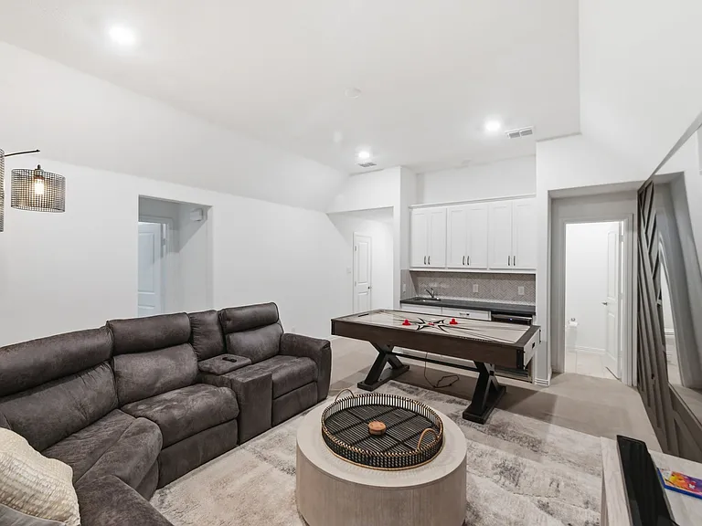 816 Omaha Trl — Photo 31