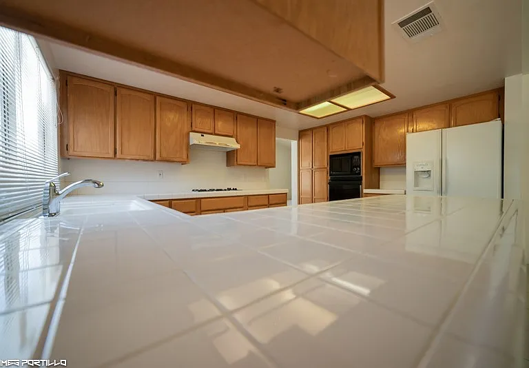 910 Hollowbluff Ave — Photo 9
