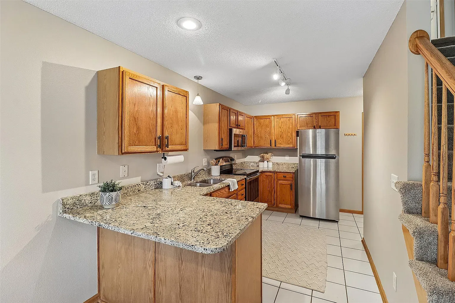 7425 Wistful Vista Dr — Photo 2