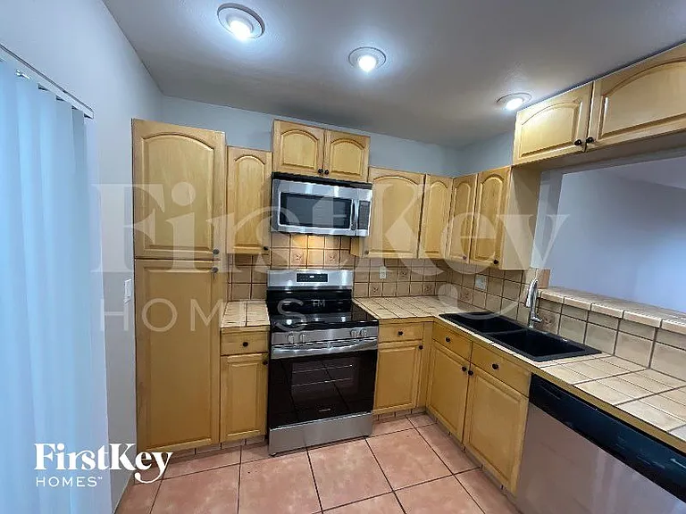 10352 SW 208th Ln — Photo 7