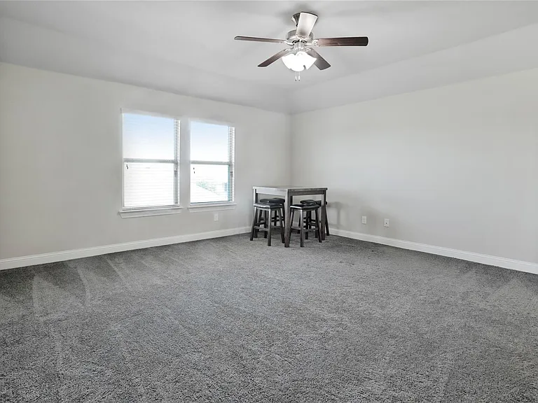 276 Goliad Trl — Photo 17