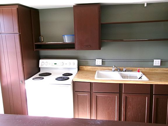 5th image of 921 1st St #B