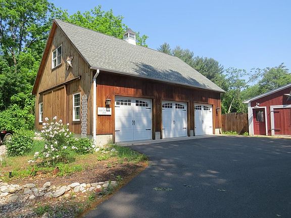 3rd image of 740 Main St