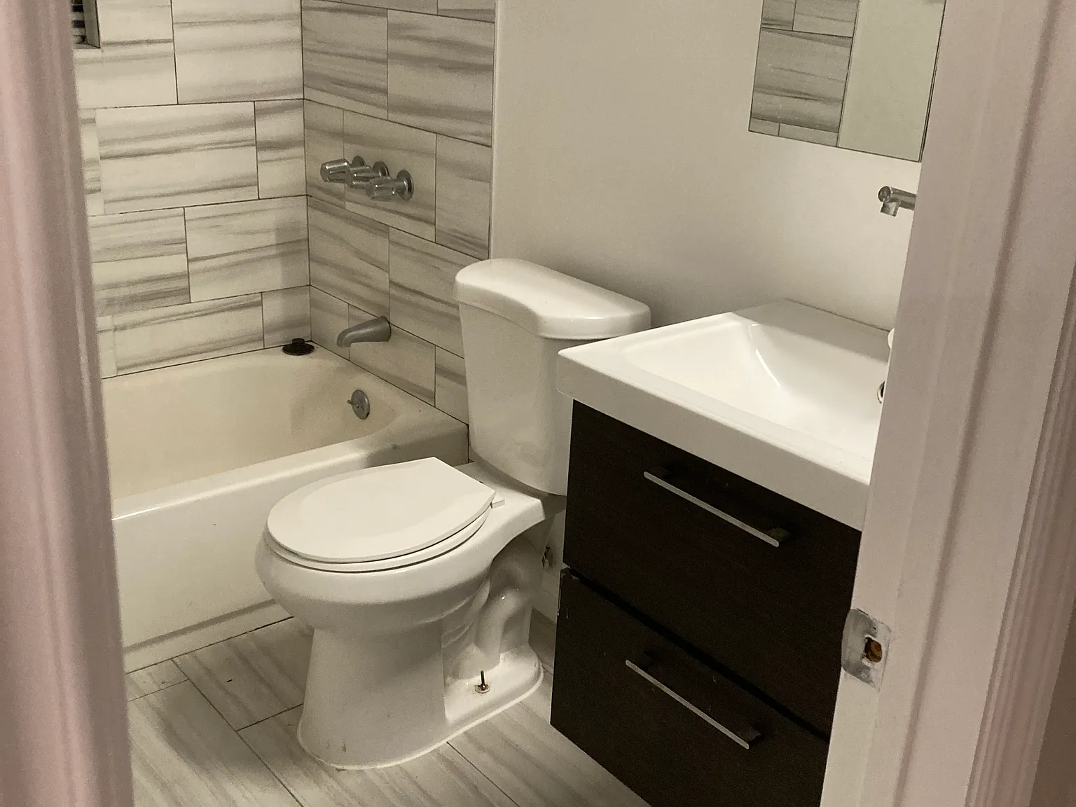 1 bed, 900 sqft, $1,950 — Photo 4