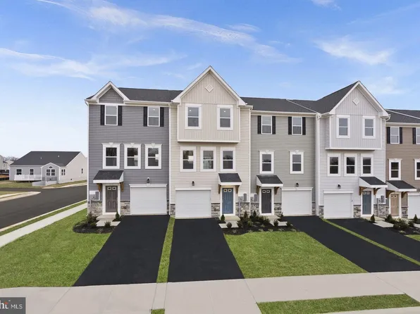293 Huntwellwest Blvd, Ranson, WV 25438