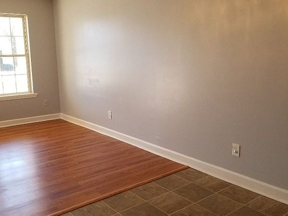 4th image of 948-948 Wildwood Dr