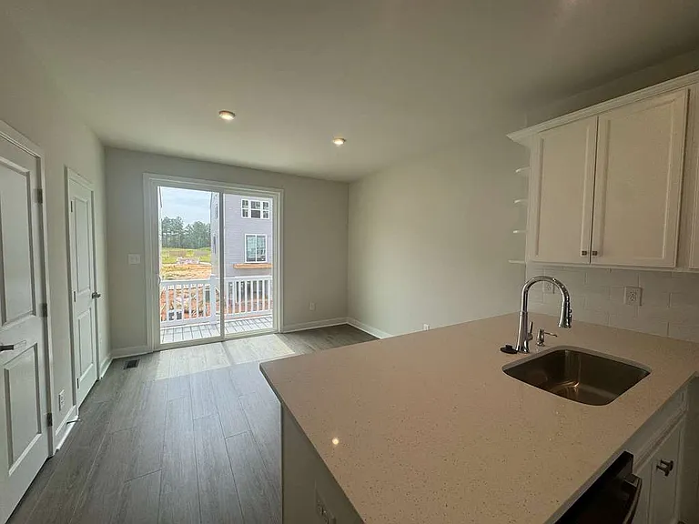 4717 Cloverleigh Dr — Photo 3